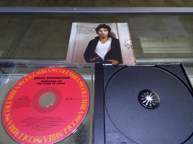 BRUCE SPRINGSTEEN DARKNESS ON THE EDGE OF TOWN