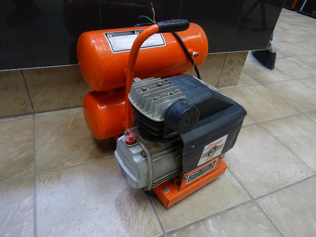 Compresseur a air 4gal (pour pieces) - Image 3