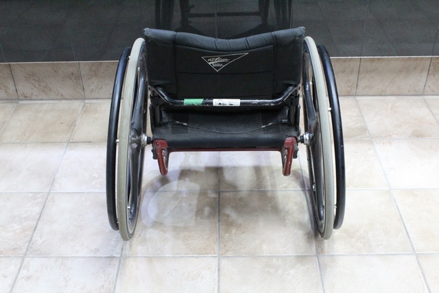 Chaise roulante - Image 3