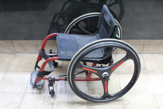 Chaise roulante - Image 4
