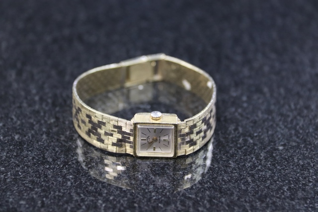 Montre de Qualité 8