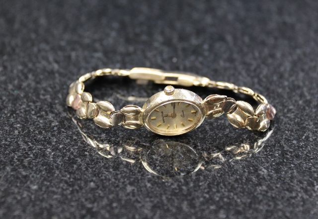 Montre de Qualité 10