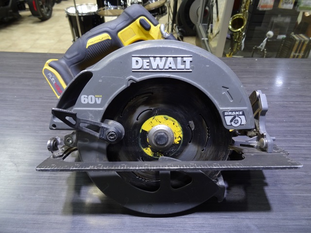 scie circulaire a batterie