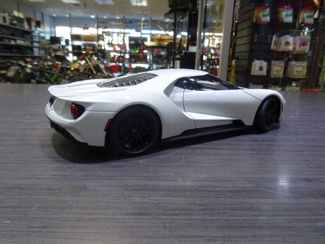 2017 Ford GT - Image 2