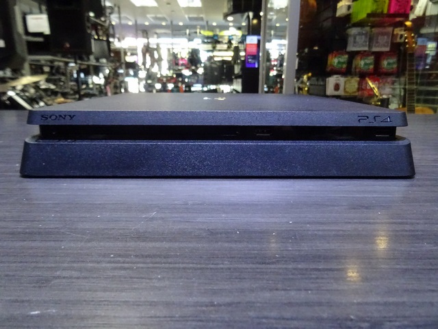 Console ps4 slim 1 to + acc - Image 3