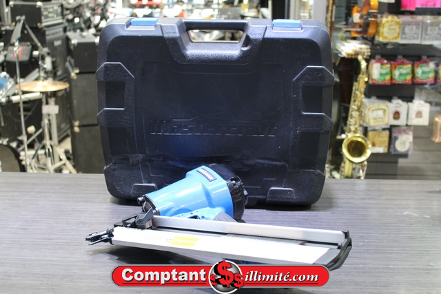 Cloueuse de charpente