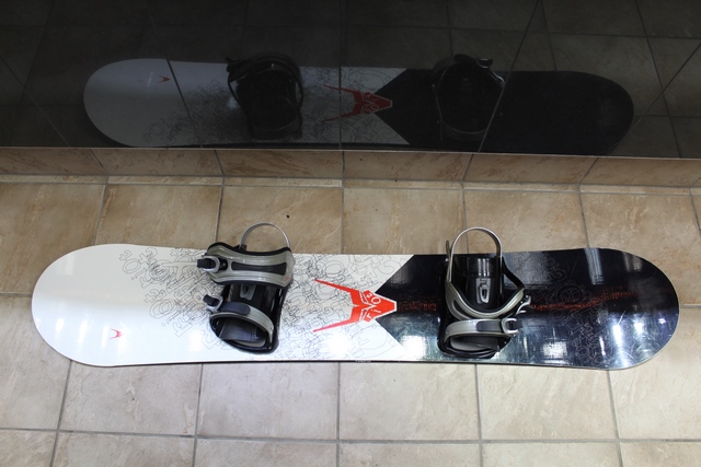PLANCHE A NEIGE (SNOWBOARD) AVEC FIX 151CM