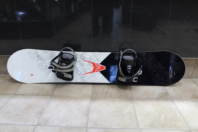 PLANCHE A NEIGE (SNOWBOARD) AVEC FIX 151CM  - Image 2