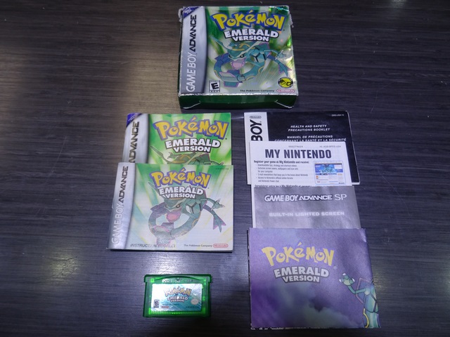 Pokemon Emerald (complet) boite abimee - Image 2