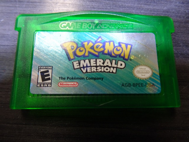 Pokemon Emerald (complet) boite abimee - Image 3