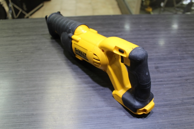 Scie va et vient (sawzall) + batterie 20V + chargeur - Image 2