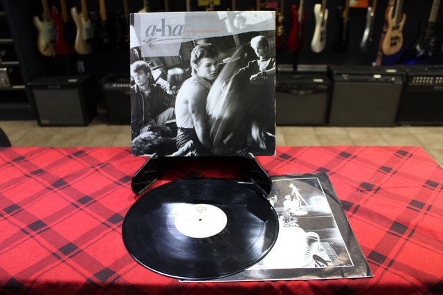 A-HA hunting high and low - Image 2