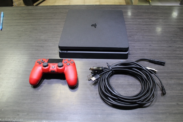 Console PS4 1TO + acc