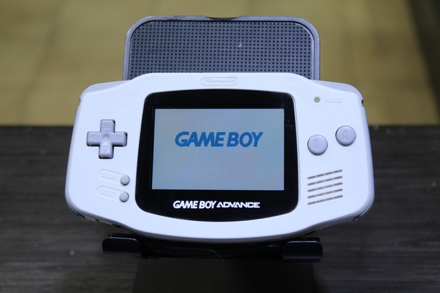 Console Game Boy Advance blanc (porte arrière pas original) - Image 2