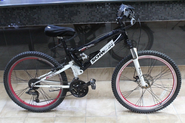 Velo montagne (frein arriere a ajuster)