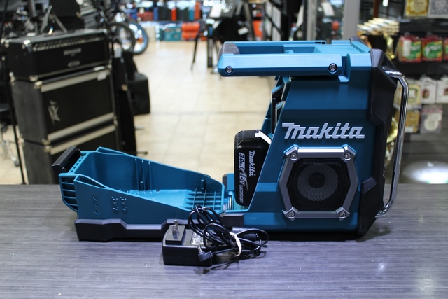 radio de chantier + batterie + ac - Image 4