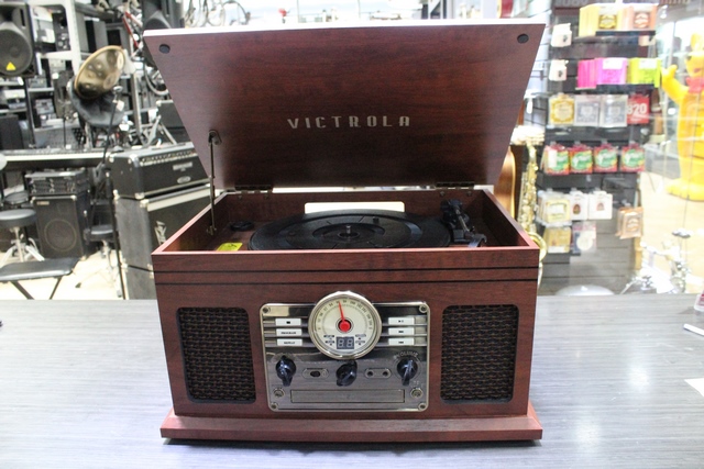 Mini Chaine CD Cassette et Vinyl ( lecteur cd  non fonc.) Prix en consequence