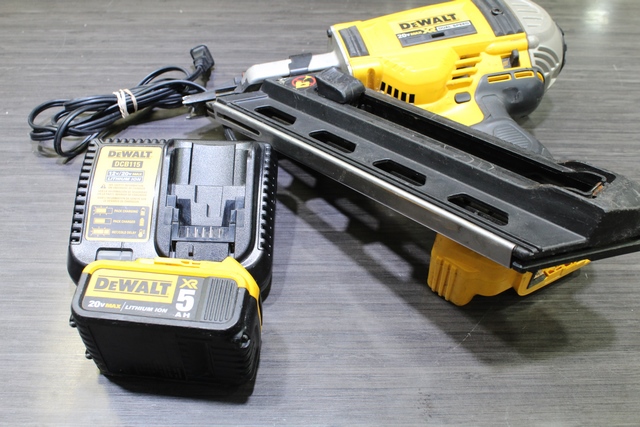 Fusil a clou Dewalt+ batt + chargeur + boite - Image 2