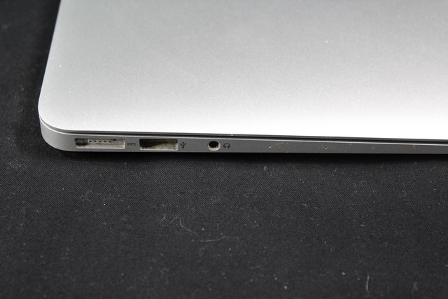 Macbook air  - Image 4