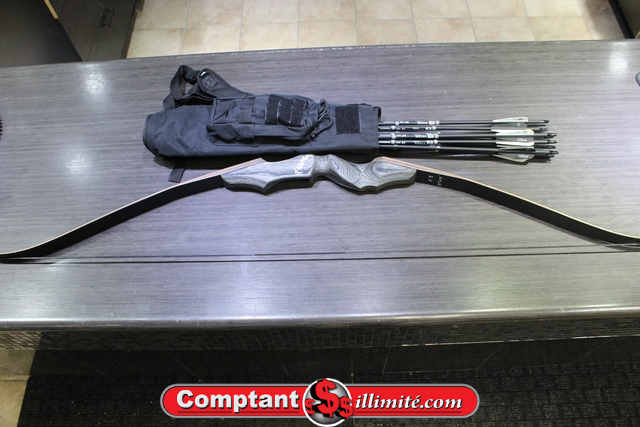Arc Black Hunter + carquois + 11 fleches pratiques