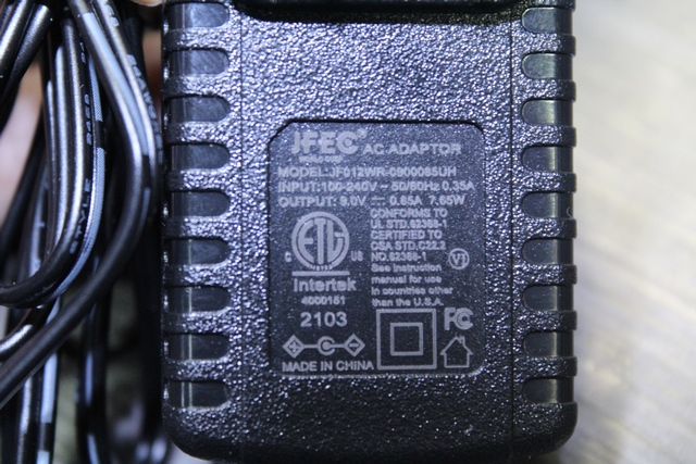 Adaptateur 110 v a 9 volt (pédale effet)  - Image 2