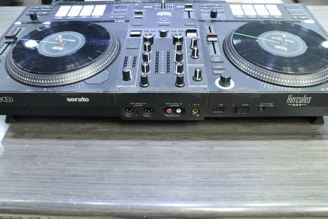 Console DJ Control Inpulse T7 - Image 2