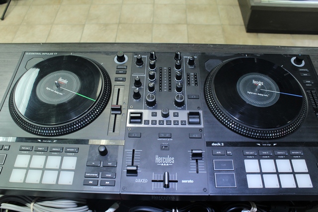 Console DJ Control Inpulse T7 - Image 3