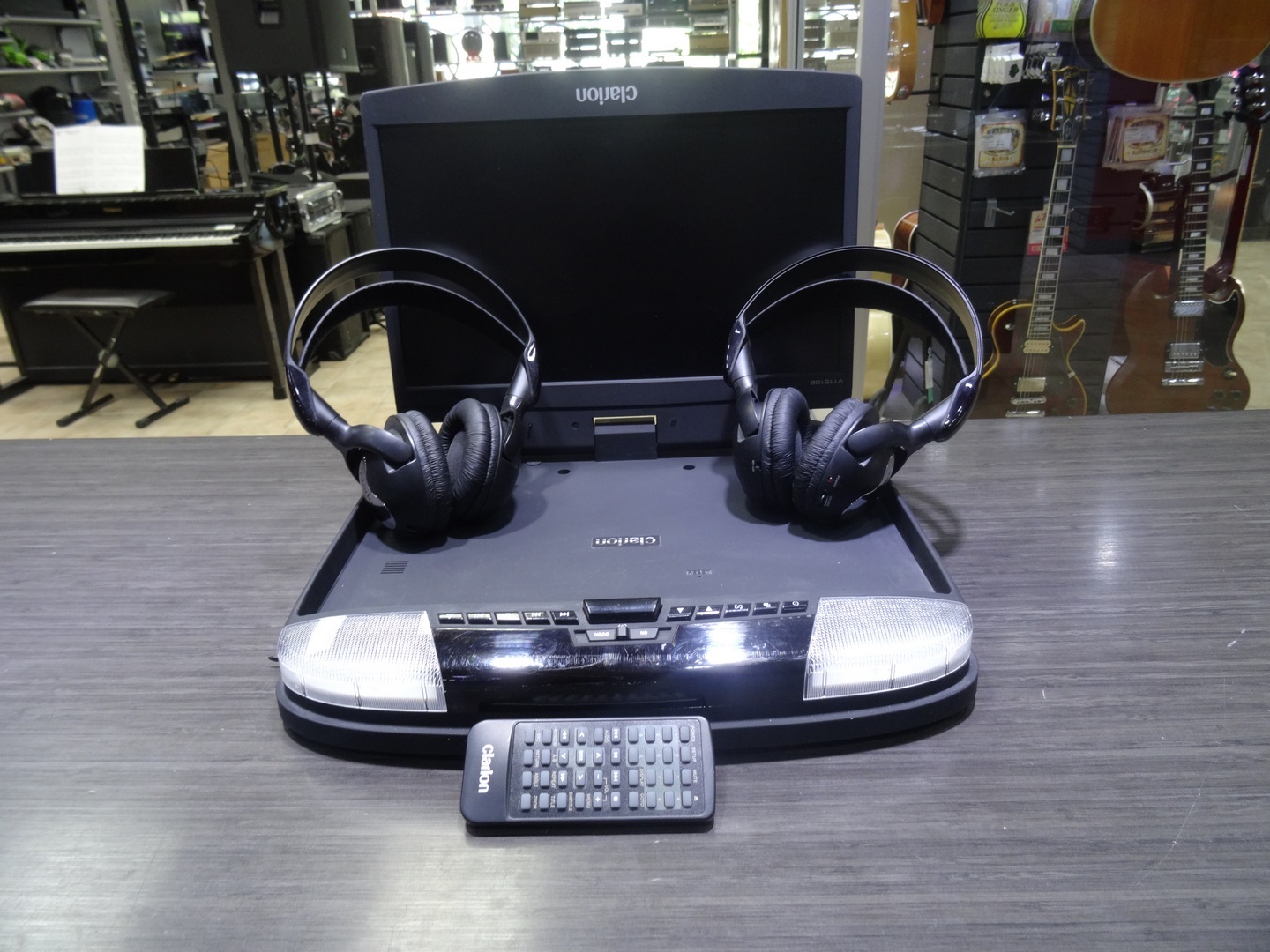 ecran pour voiture + 2 paires d ecouteurs sans fil