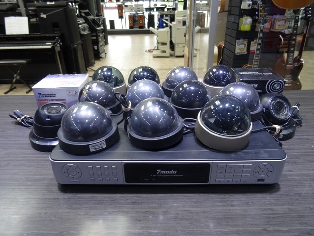 13 cameras + Serveur de surveillance