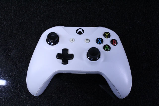 Console Xbox one s 500gb MICROSOFT 1681 - Image 3