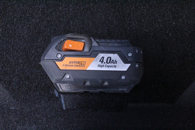 Scie Circulaire + batterie 4.0 Amp Rigid r8652 - Image 3