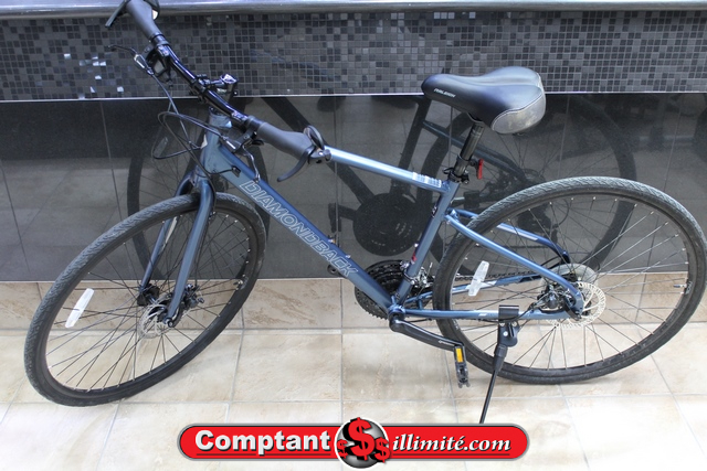 Vélo de Route (Dérailleur Avant ne Passe pas en 3ème Vitesse) Diamondback Lachine 2